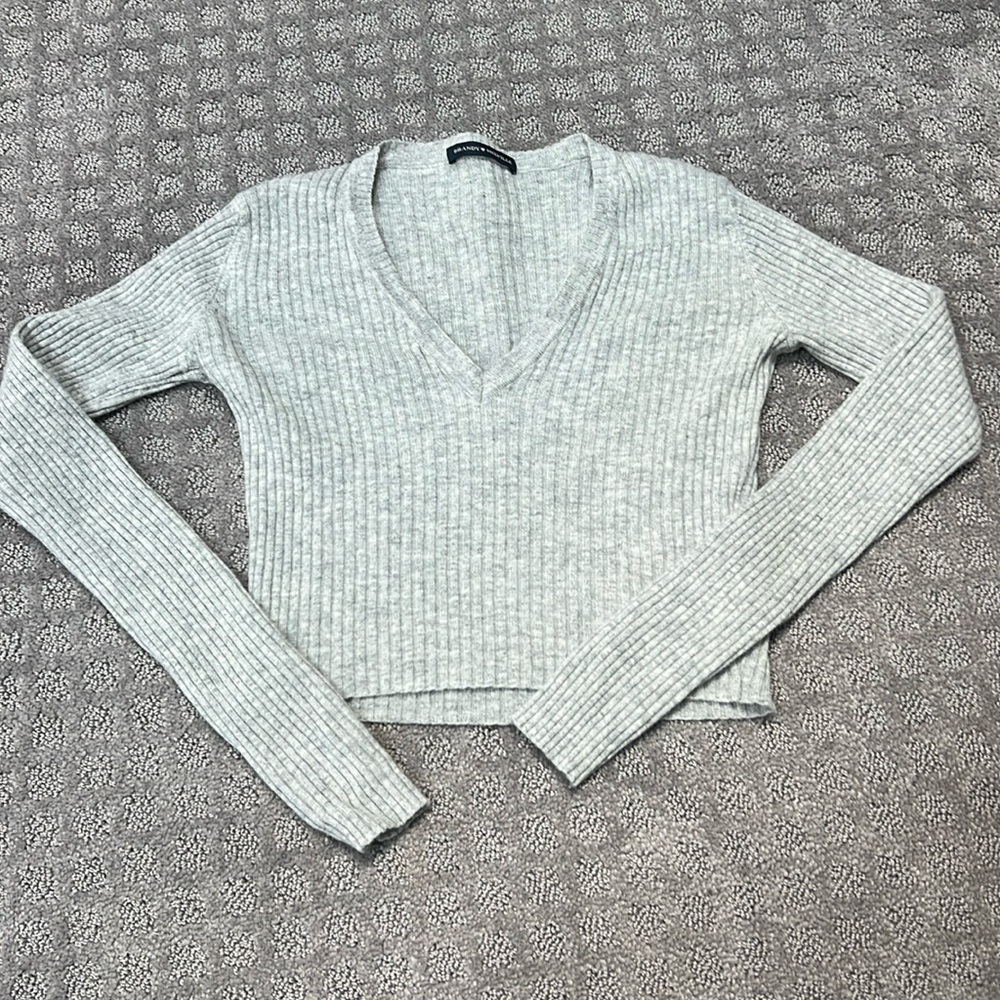 brandy melville cropped long sleeve